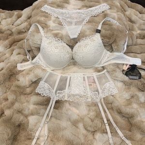 Victoria’s Secret Bridal lingerie set